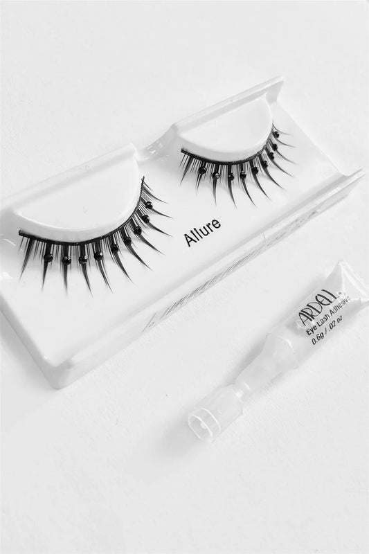 Black Tie Rhinestone False Eye Lashes /6 Pairs